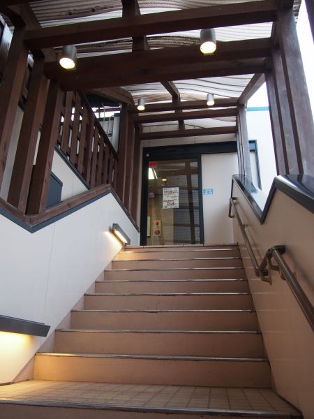 ミートレストランとんきいは、直売所の2階。階段を登ると、美味しそうな香りが辺りに漂う♪