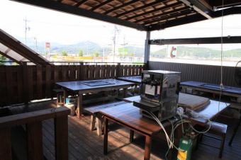 手ぶらでバーベキューもできますよ☆場所代2時間3300円で持ち込み自由！！近くに直売所もあるので、食材が無くなっても安心☆