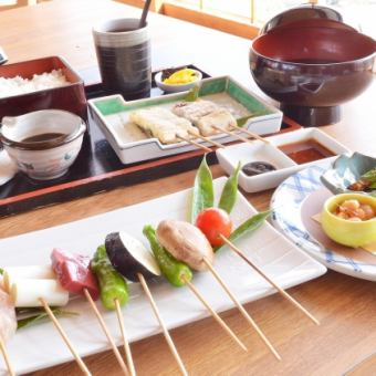 【겨울의 물건 쓰기】야키나기와 꼬치 코스 4950엔(부가세 포함)