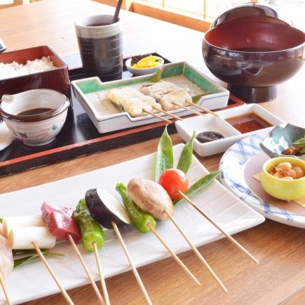 【겨울의 물건 쓰기】야키나기와 꼬치 코스 4950엔(부가세 포함)