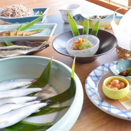 【夏のお品書き】鮎尽くし「鮎3尾コース」　5720円(税込)