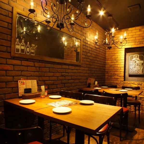 Good location near Hiyoshi Station. Enjoy a quick drink at the counter or an unlimited all-you-can-drink at the table.