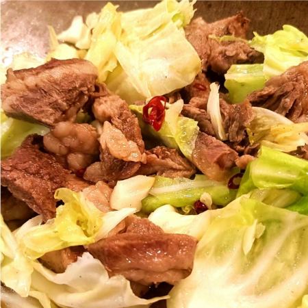 鉄板焼き屋の絶品牛すじキャベツ焼