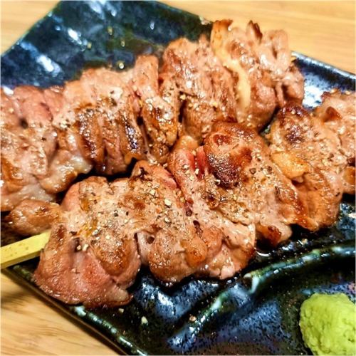 国産牛の串焼き 希少牛の肩バラ肉(別名ブリスケ)