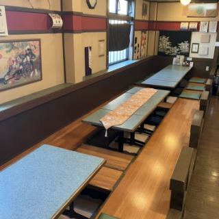 This sunken kotatsu seating can accommodate up to six people.The sunken kotatsu table allows you to relax all the way down to your feet. Please rest your tired body and enjoy our delicious food and drinks.