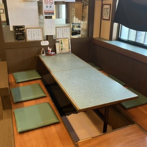 This sunken kotatsu seating can accommodate up to four people.The sunken kotatsu seats, where you can stretch your legs and enjoy your meal without feeling cramped, are popular with both young and old alike. Lose track of time and enjoy our proud cuisine.