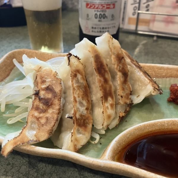 《Fried dumplings》Pair with alcohol♪ When you think of Hamamatsu, you think of dumplings!!