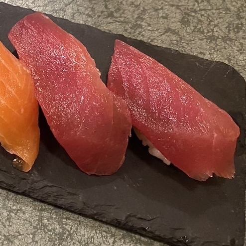 [Two pieces of nigiri] Tuna