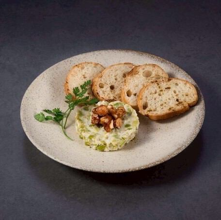 黒枝豆とマスカルポーネのパテ キャラメルナッツとパケット添え