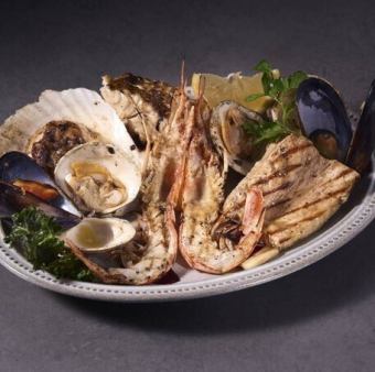 鮮度抜群 ! 豊洲直送魚介炭火焼きの盛り合わせ