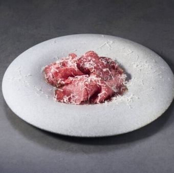 黒毛和牛のとろける生ハム “プレザオラ”