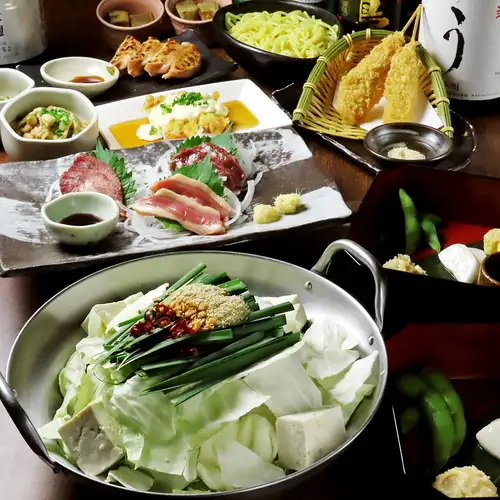 出汁にこだわる博多もつ鍋と九州料理