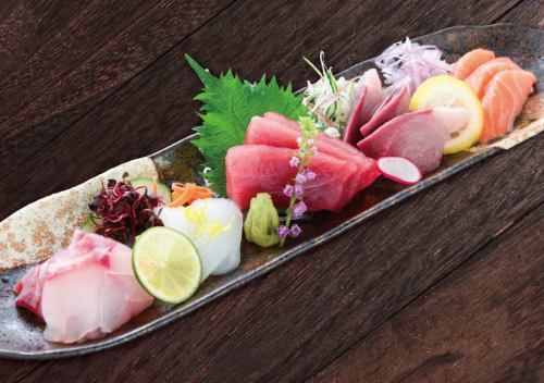 Assortment of five types of fresh fish sashimi