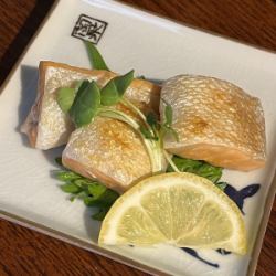 Grilled salmon harass