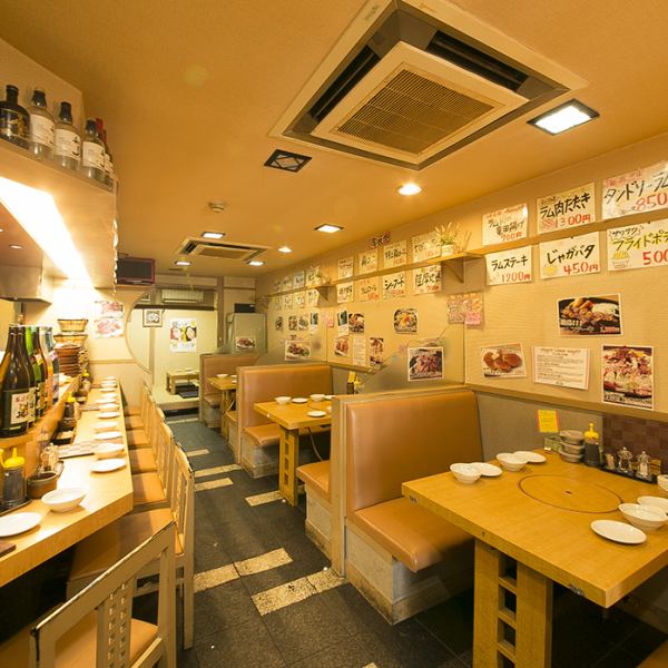 [There are box seats] For drinking parties and girls-only gatherings in small groups of up to 4 people, we recommend box seats with bench seats that you can enjoy! It is a lively space where you can fully enjoy the atmosphere of the public bar in the store. ♪