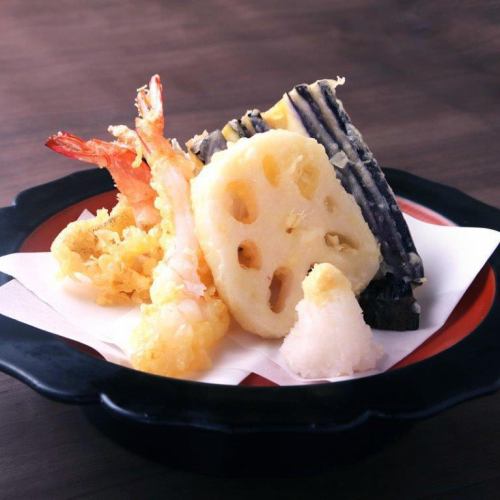 Assortment of 5 tempura dishes