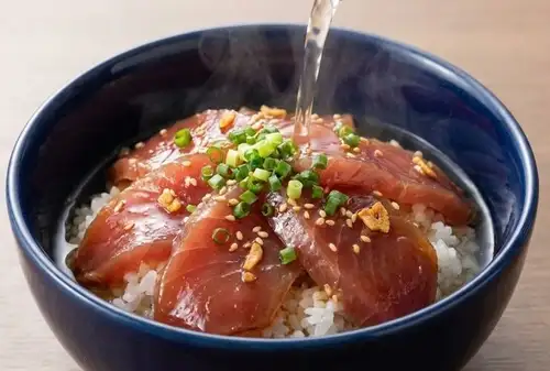 芝麻脆皮鰤鱼配日式高汤