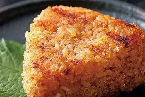 炭烤饭团配流心蛋黄