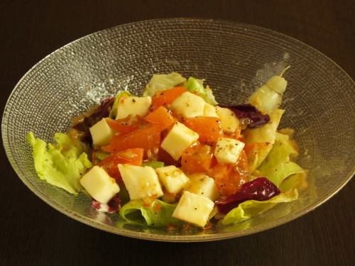 Italian salad with tomato and mozzarella