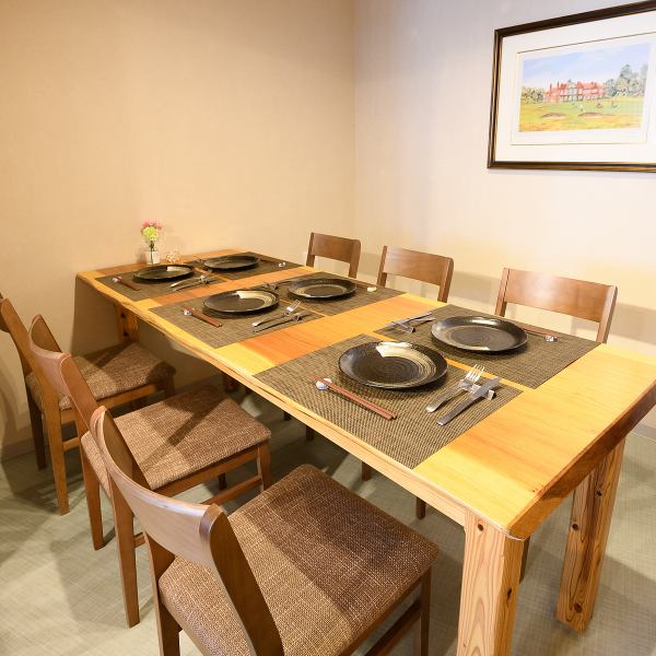 [Completely private room table for 2 to 6 people] It is a completely private room seat that is easy to use for various occasions such as dates and anniversaries.Also, if you open the movable sliding door, it can be used by groups such as charters.