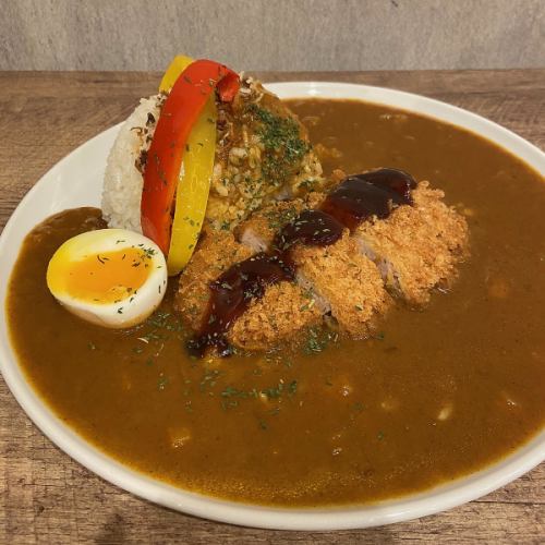 ランチタイムではお得なセットメニューを御用意。（写真は一例になります。）