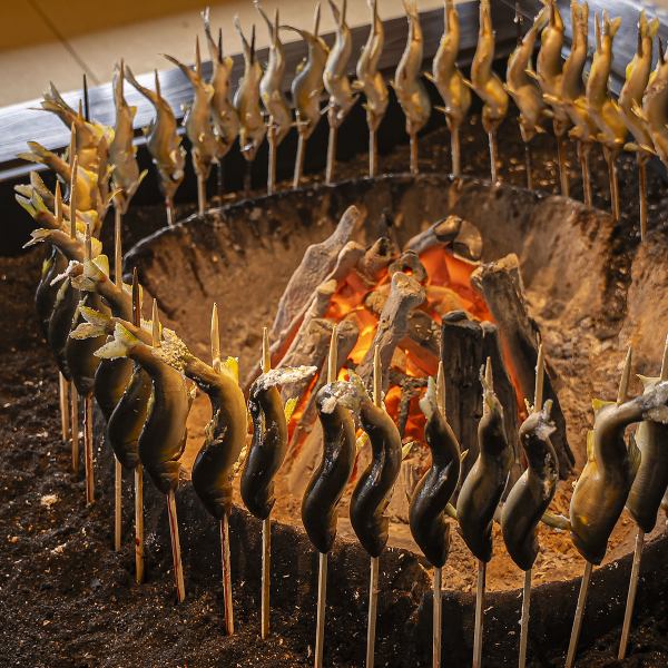 囲炉裏あみ定こだわりの琵琶湖産天然種苗の鮎☆【1本890円（税込）】