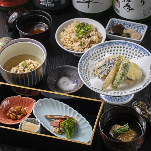 日本酒と相性抜群のコース料理もご用意しております◎昼のあみ定御膳夏のコース【4,800円（税込）】
