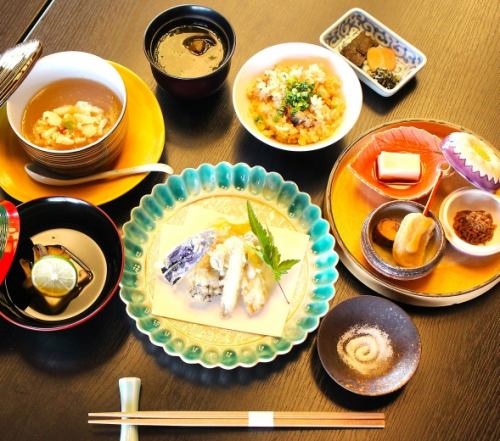 滋賀の恵みと季節を感じさせるコース料理