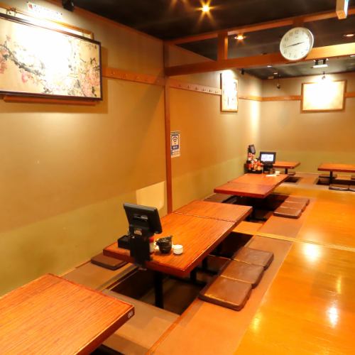 堀ごたつ席、テーブル席等様々な空間を完備。