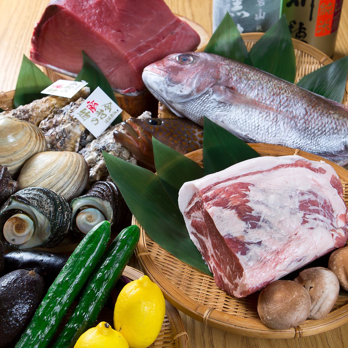 とりあえずの一品からこだわりの海鮮、お肉料理まで幅広くご提供