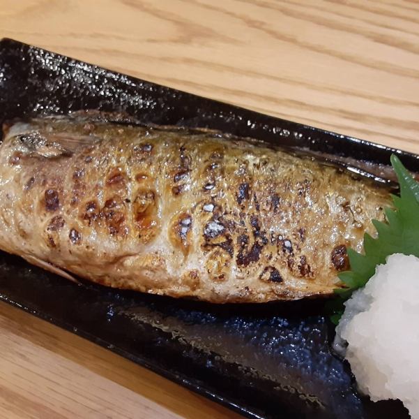 【お酒の肴にピッタリ】炭焼き料理で丁寧に焼き上げました！こだわりの塩サバ片身を是非どうぞ◎