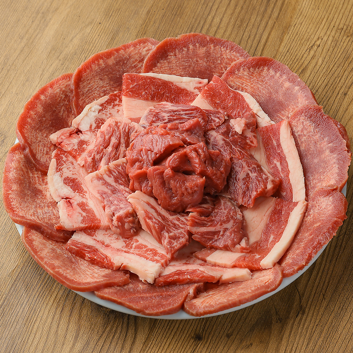 梅田に大衆焼肉の新店登場！厳選した上質なお肉を炭火焼肉で堪能