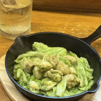 Stir-fried chicken thigh with Kujo green onion sauce