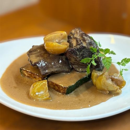 牛肉と栗の赤ワイン煮込み