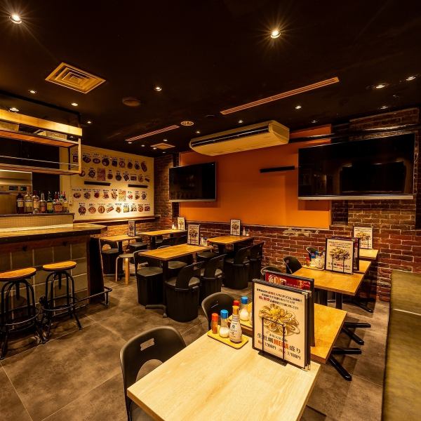 スポーツ観戦にもってこいの大型テレビモニターを3台完備。野球、サッカー、代表戦では店内一丸で盛り上がります。仕事帰りでも気軽に同僚や上司と来たり、女子会や合コン、同窓会など様々な宴会にも年中無休で対応させて頂きます。予約情報などは、お気軽にお問合せ下さい。