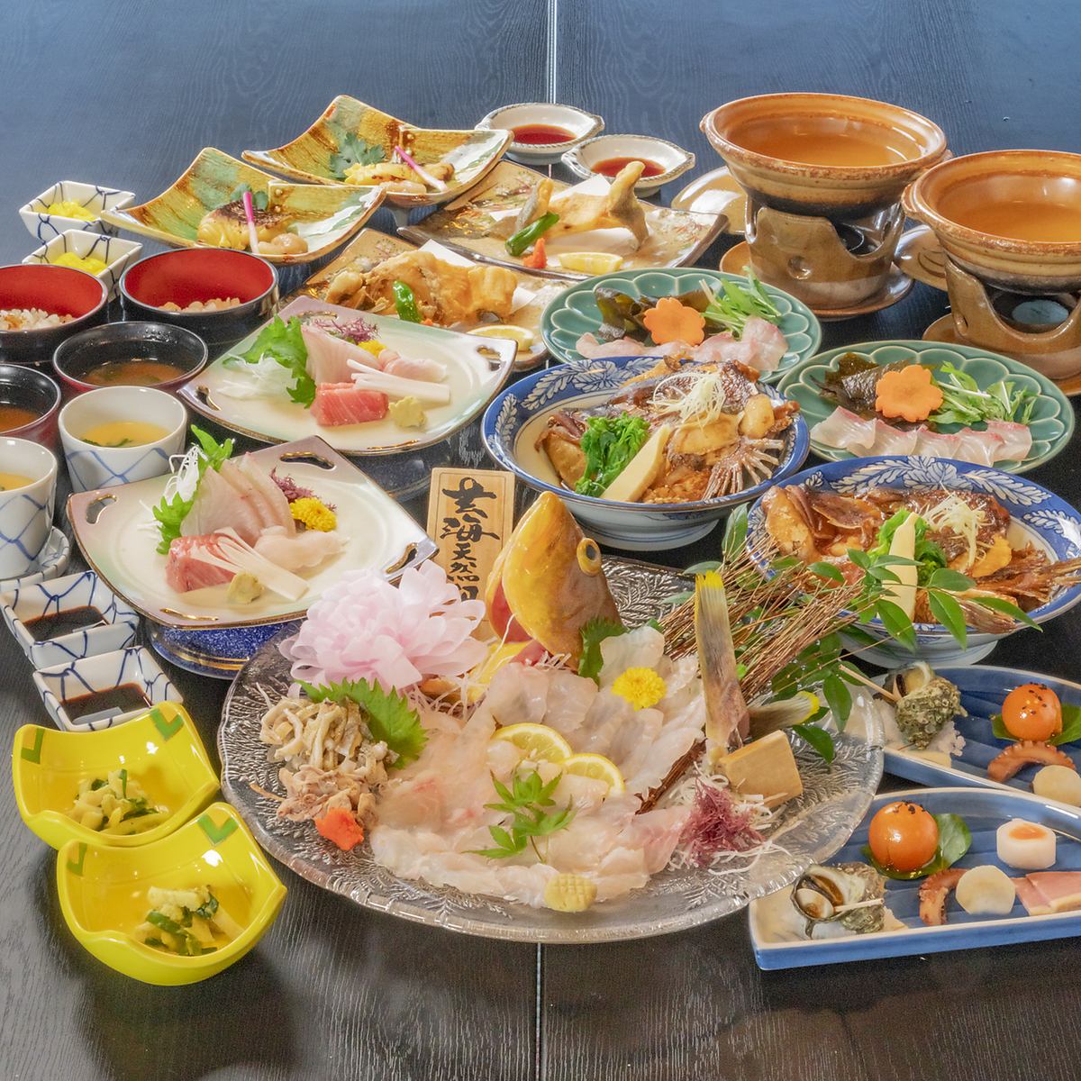 We are proud of our dishes that use plenty of seafood and blessings from the Genkai Sea.
