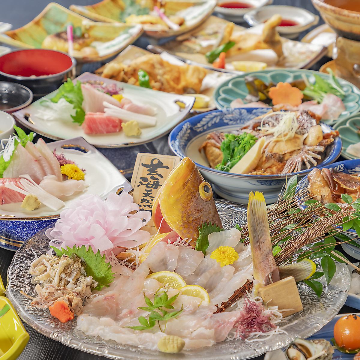 Please enjoy our proud dishes made with plenty of seafood from the Genkai Sea!