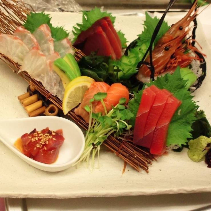 新鮮な魚を厳選し使用！鮮度が良いからこそのぷりっぷりの食感♪