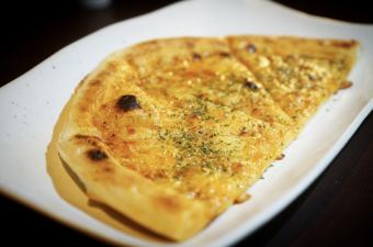 こだわり三種のチーズピザ 【レギュラー】