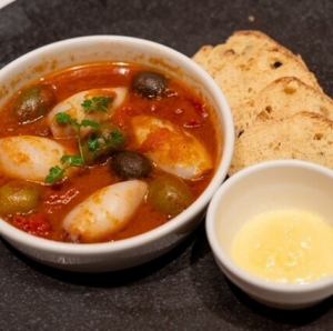 26 塞斯托风味鱿鱼和三种橄榄