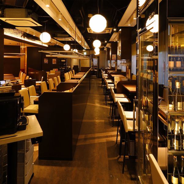 We will provide table seating according to the number of people.The modern interior has a total of 94 seats.