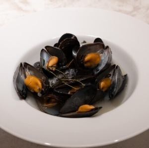 43 ムール貝の白ワイン蒸し