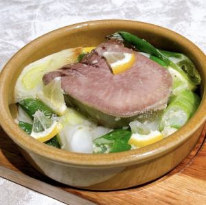 Thick-cut beef tongue and green onion ajillo