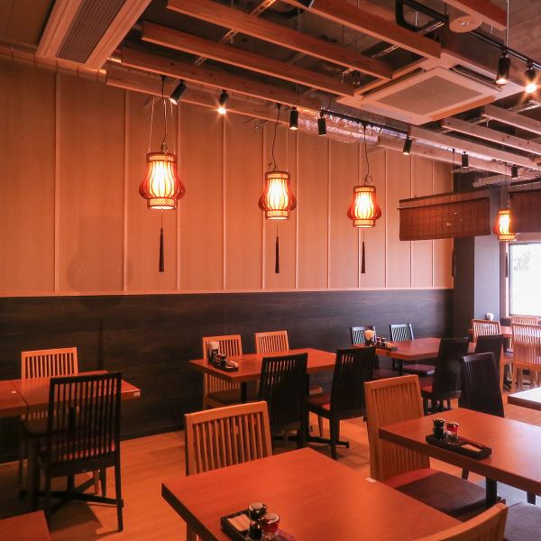 川端商店街の中にございます！観光客や付近にお住まいの方などなど朝食・ランチ・アフタヌーン・ディナーでのお食事をお待ちしております！