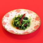 大火翻炒绿叶蔬菜