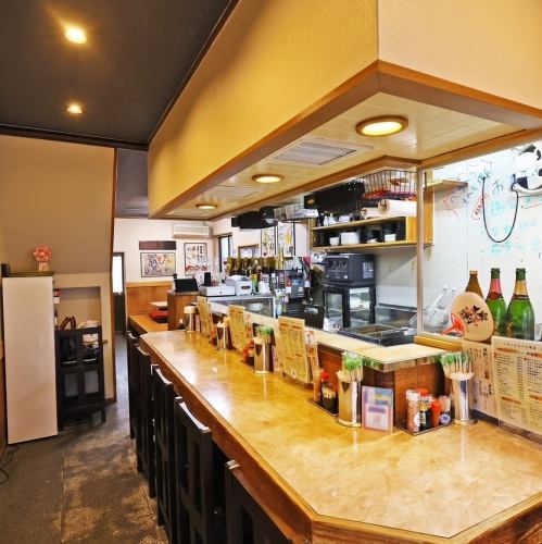 <p>《仕事終わりのサク飲みシーンにもピッタリ》2階14席とカウンター7席のお席は少人数から気軽にお立ち寄り頂けます。お近くにお越しの際は是非当店でのひと時をお過ごしください。</p>