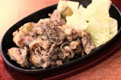 鶏の炭火焼3種盛り(塩・タレ)