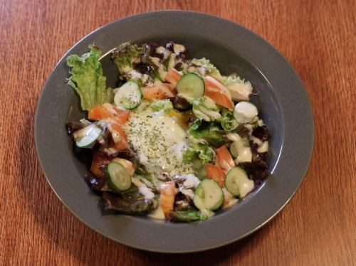 温たまシーザーサラダ