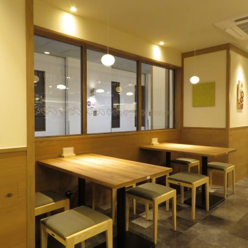 広々とした店内でご宴会も