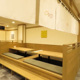 少人数の飲み会にピッタリのお席☆靴を脱いでおくつろぎいただけます。